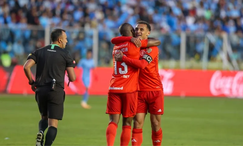 Imagem ilustrativa da imagem Internacional vence Bolívar e se aproxima da vaga à semifinal da Libertadores