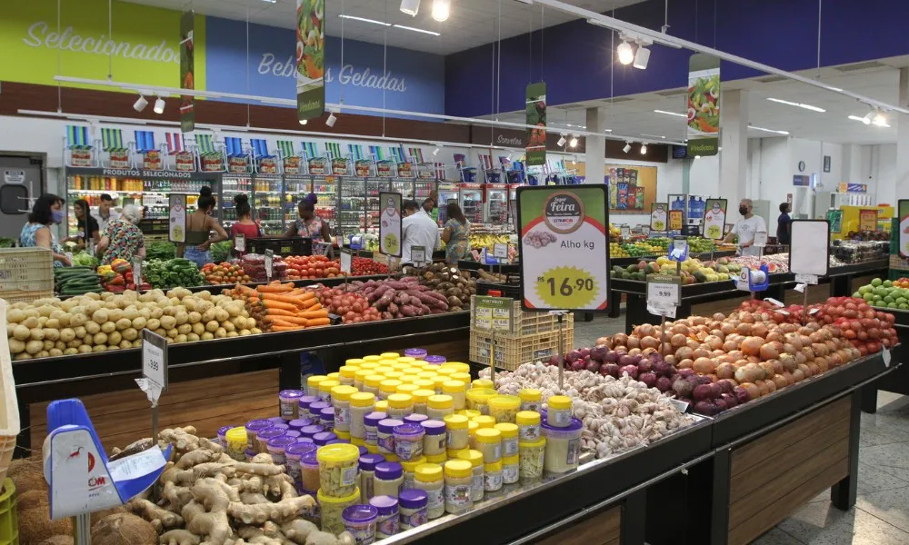 Imagem ilustrativa da imagem Lojas e supermercados da Grande Vitória vão abrir em horário especial