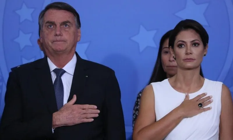 Imagem ilustrativa da imagem Michelle Bolsonaro justifica silêncio à PF: 'Local impróprio'