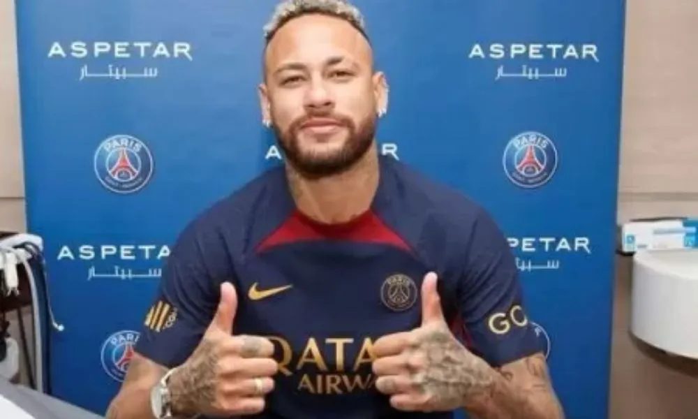 Imagem ilustrativa da imagem Neymar se reapresenta no PSG para pré-temporada após férias no Brasil