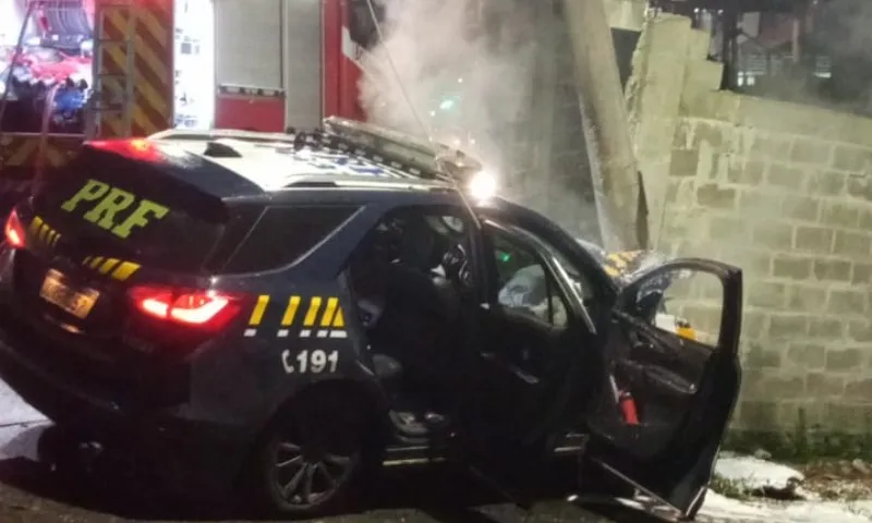 Imagem ilustrativa da imagem PRF atualiza estado de saúde de agentes que sofreram acidente em Guarapari