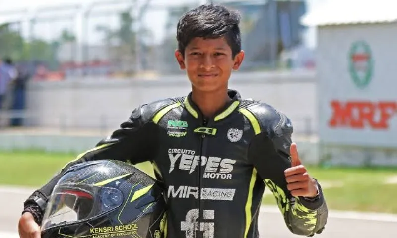 Imagem ilustrativa da imagem Piloto indiano de 13 anos morre após acidente em corrida de moto