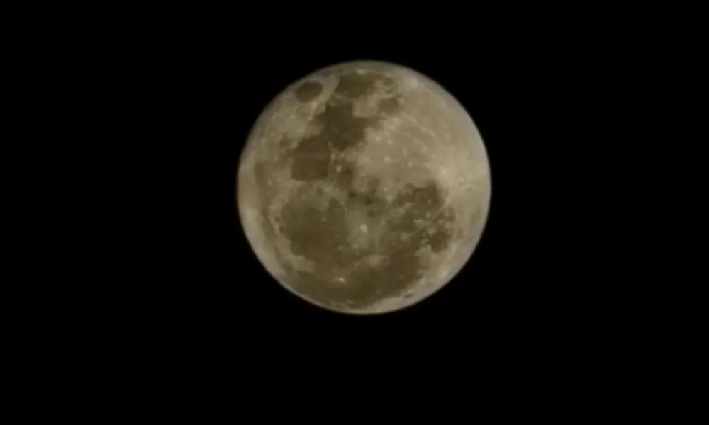 Primeira superlua de agosto iluminará o céu noturno na terça-feira (1º) 