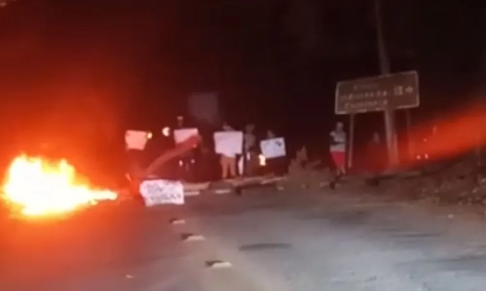 Imagem ilustrativa da imagem Rodovias em Aracruz são bloqueadas por indígenas durante protesto