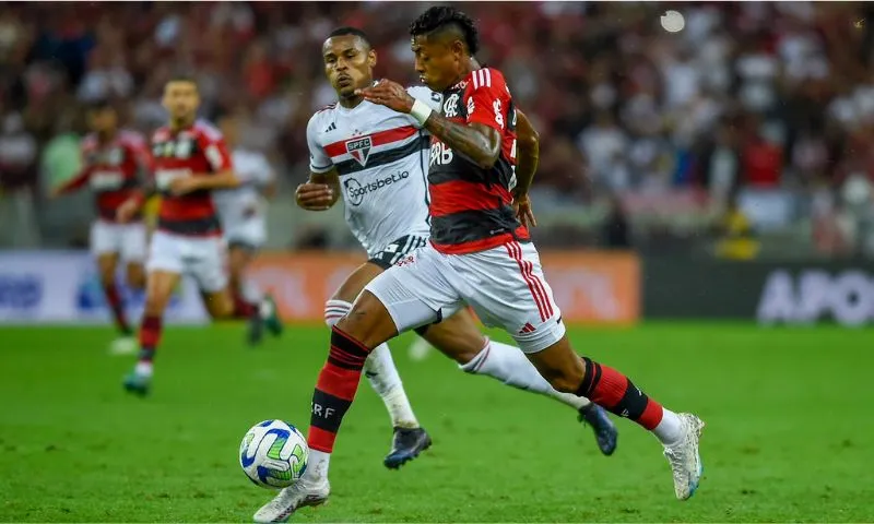 Imagem ilustrativa da imagem São Paulo envia ofício à CBF por arbitragem contra o Flamengo