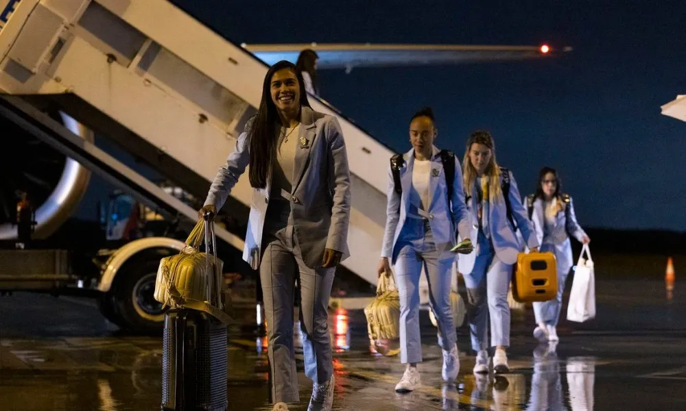 Imagem ilustrativa da imagem Seleção brasileira desembarca na Austrália para Copa do Mundo Feminina