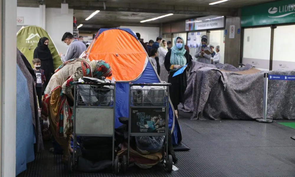 Imagem ilustrativa da imagem Surto de sarna entre afegãos no aeroporto de Guarulhos escala crise migratória