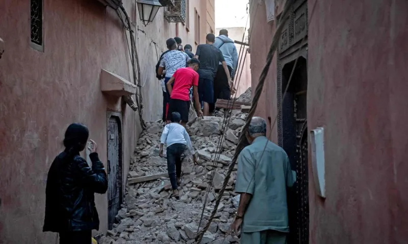 Imagem ilustrativa da imagem Turistas e habitantes do Marrocos doam sangue a vítimas de terremoto