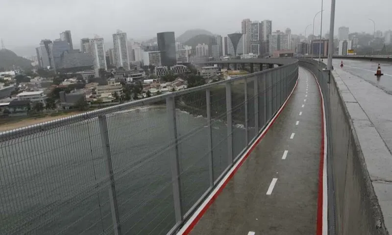 Imagem ilustrativa da imagem Veja fotos e vídeos da Ciclovia da Vida e as novas pistas da Terceira Ponte