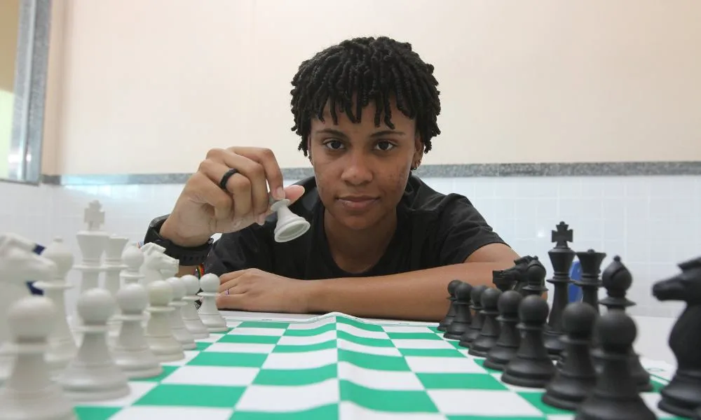 Jogos de xadrez trazem benefícios para população de rua na Escola da Vida –  Prefeitura de Vitória