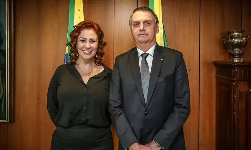 Imagem ilustrativa da imagem Zambelli diz não temer cassação e Bolsonaro afirma que não quis falar com ela
