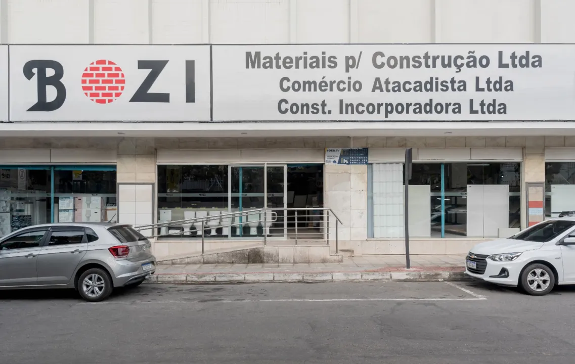 Imagem ilustrativa da imagem Parceiro para toda obra, Bozi completa 56 anos