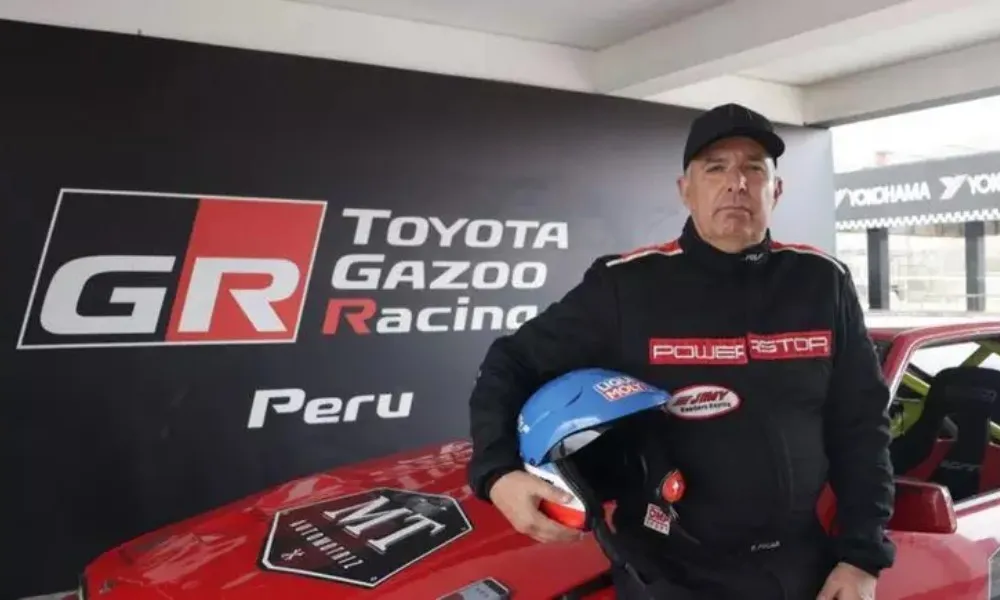Imagem ilustrativa da imagem Piloto cego dirige a 180km/h em circuito
