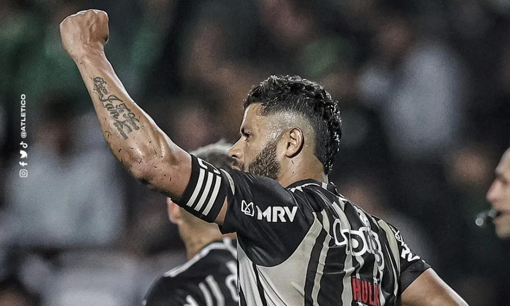 Imagem ilustrativa da imagem Hulk marca no fim contra o Coritiba e Atlético-MG vence a terceira seguida no Br