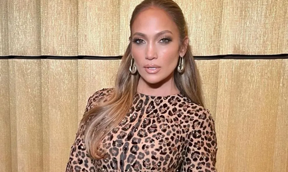 Imagem ilustrativa da imagem Atriz Jennifer Lopez fala sobre culpa por ser uma mãe famosa