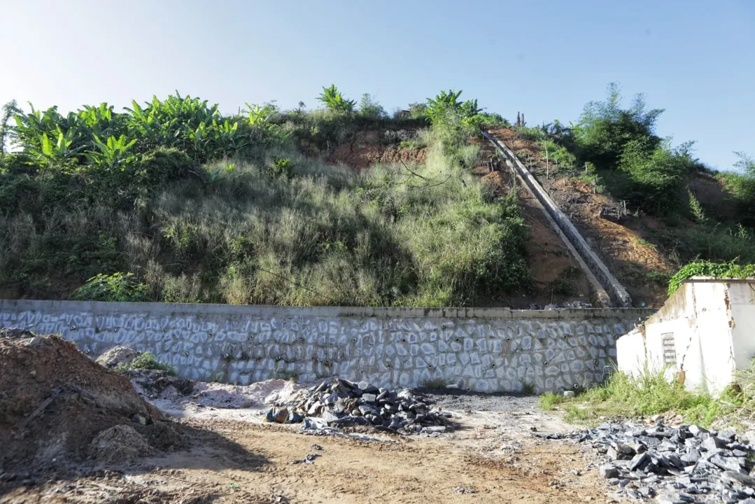 Imagem ilustrativa da imagem Prefeitura do Recife anuncia R$ 36 milhões para obras de contenção de barreiras