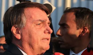 Imagem ilustrativa da imagem Bolsonaro recebe alta e deixa hospital em São Paulo