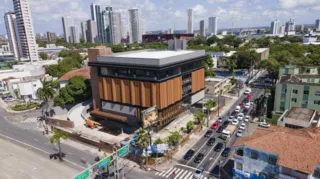 Imagem ilustrativa da imagem Coco Bambu abre 200 vagas de emprego no Recife