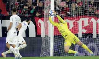 Imagem ilustrativa da imagem Corinthians empata com o Newell's e avança às quartas da Sul-Americana