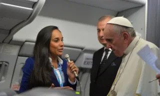Imagem ilustrativa da imagem Jornalista capixaba é única brasileira na 'Aeronave Papal' da JMJ 2023