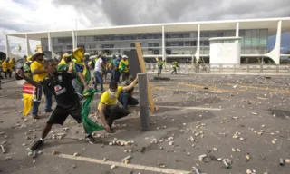 Imagem ilustrativa da imagem Material genético faz PGR acusar mais 31 pessoas de vandalismo no 8/1