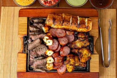 Imagem ilustrativa da imagem A Tribuna sorteia três superkits de churrasco entre os leitores. Participe