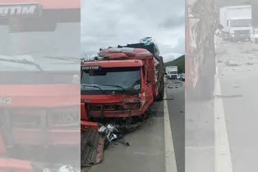 Imagem ilustrativa da imagem Acidente entre carro e caminhão deixa uma pessoa morta na BR-259 no ES