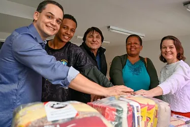 Imagem ilustrativa da imagem Ajuda com entrega de cestas básicas em Vitória