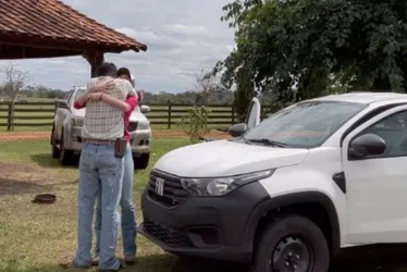 Imagem ilustrativa da imagem Ana Castela dá carro de R$ 100 mil de presente para primo