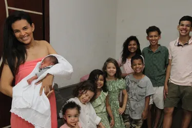 Imagem ilustrativa da imagem Aos 33 anos, influenciadora do ES conta como é cuidar de 9 filhos