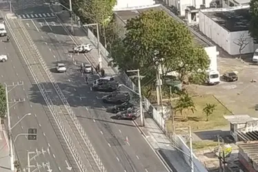 Imagem ilustrativa da imagem Após mortes, PM reforça patrulhamento na avenida Leitão da Silva