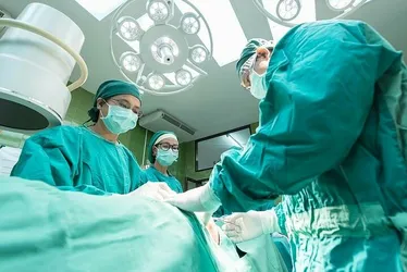 Imagem ilustrativa da imagem Aposentada espera há 4 anos por cirurgia