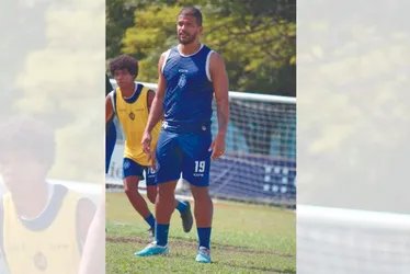 Imagem ilustrativa da imagem Artilheiro do Vitória confiante na classificação