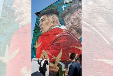 Imagem ilustrativa da imagem Artista capixaba faz homenagem a jogador brasileiro na Inglaterra