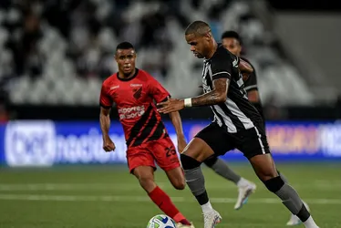 Imagem ilustrativa da imagem Athletico-PR recebe Botafogo, líder do Brasileirão, em jogo neste sábado