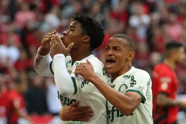 Imagem ilustrativa da imagem Athletico e Palmeiras empatam em jogaço com brilho de Endrick e Vitor Roque