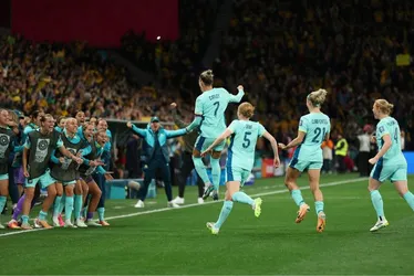 Imagem ilustrativa da imagem Austrália atropela, elimina Canadá e passa em 1º no grupo B da Copa