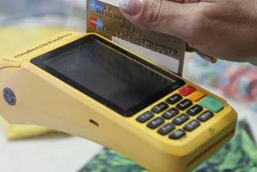 Imagem ilustrativa da imagem Banco Central estuda o fim do crédito rotativo do cartão de crédito