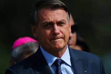 Imagem ilustrativa da imagem Bolsonaro diz que estratégia de confissão de Mauro Cid "é camicase"