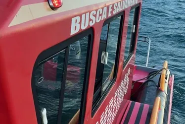 Imagem ilustrativa da imagem Bombeiros buscam por pescadores desaparecidos há cinco dias em Santa Catarina