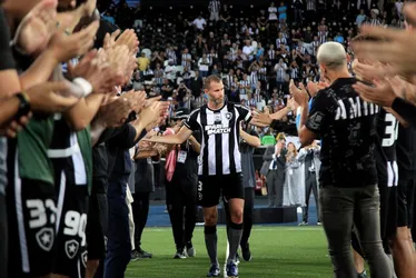 Imagem ilustrativa da imagem Botafogo empata e avança em 2º na Sul-Americana em possível adeus de Castro