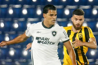 Imagem ilustrativa da imagem Botafogo sofre, mas empata com Guaraní e avança às quartas da Sul-Americana