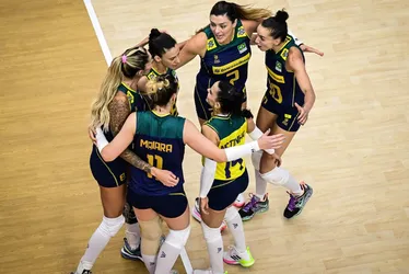Imagem ilustrativa da imagem Brasil faz jogo dramático com Itália, mas vence em 5 sets na Liga das Nações