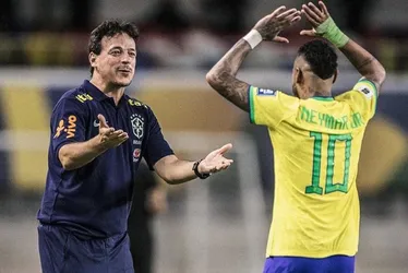 Imagem ilustrativa da imagem Brasil treina em Lima e Fernando Diniz deve manter a mesma escalação contra o Peru