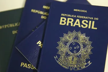 Imagem ilustrativa da imagem Brasileiros esperam quase 20 meses para obter visto dos EUA