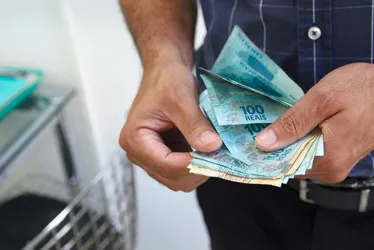 Imagem ilustrativa da imagem Brasileiros recuperam R$ 4 bilhões em valores esquecidos nos bancos até maio