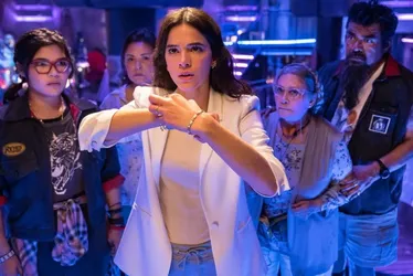Imagem ilustrativa da imagem Bruna Marquezine lamenta não poder divulgar 'Besouro Azul' por causa da greve