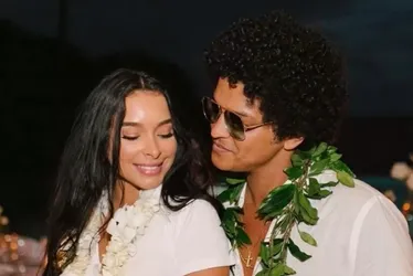 Imagem ilustrativa da imagem Bruno Mars é casado? Saiba quem é Jessica Caban, namorada do cantor há 12 anos