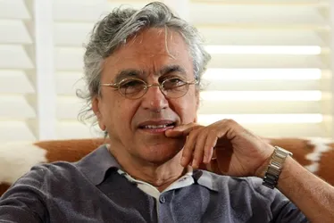 Imagem ilustrativa da imagem Caetano Veloso recebe título 'doutor honoris causa' em universidade da Espanha