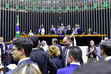 Imagem ilustrativa da imagem Câmara aprova reajuste de 9% dos servidores federais